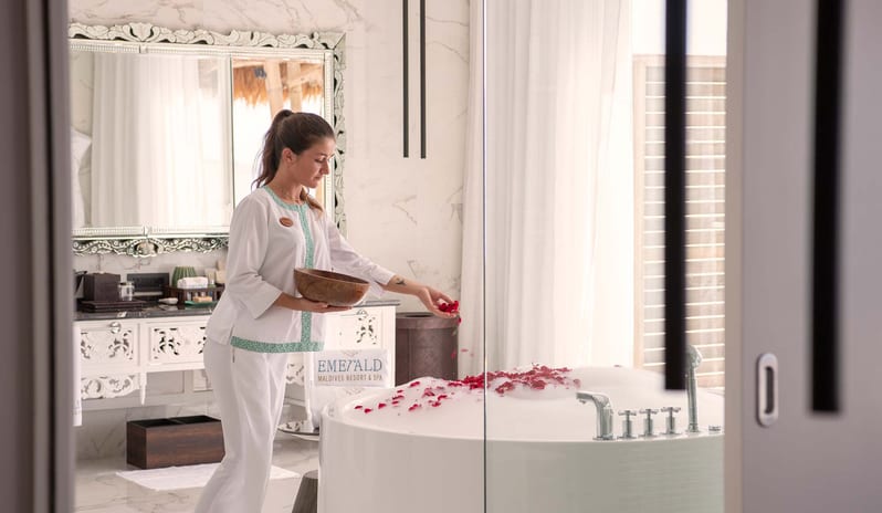 Emerald Maldives - Presidential Water Villa Bath Decoration